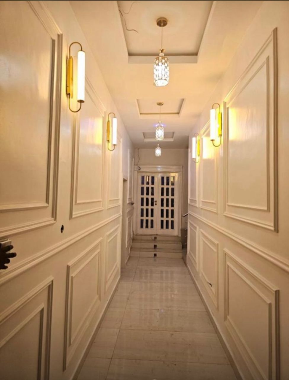 Wall Cornice Installation